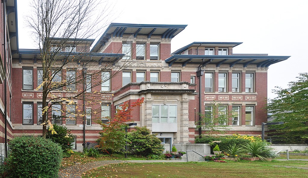 West Coast U.S. Activists Struggle To Reinvent A Housing Wheel